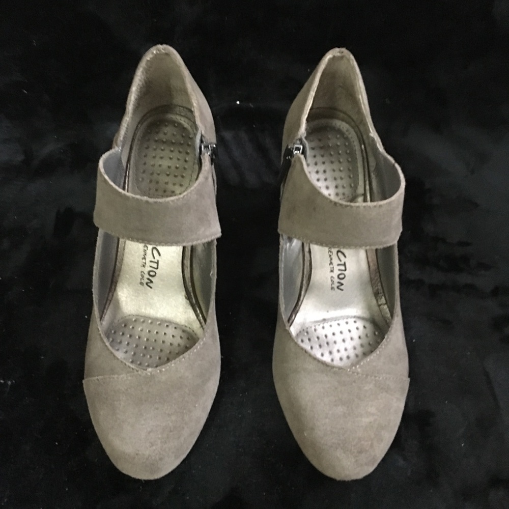 Kenneth Cole Reaction Suede Pumps